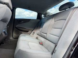 PRÊT À LA VENTE : M-ALIBU LT SEDAN 2020 D'OCCASION, INTÉRIEUR GRIS, EXTÉRIEUR ROUGE, FAIBLE CONSOMMATION DE CARBURANT, TRANSMISSION CVT, TROISIÈME GÈNÉRATION, Traction avant, 160 CV À VENDRE - Product Image 3