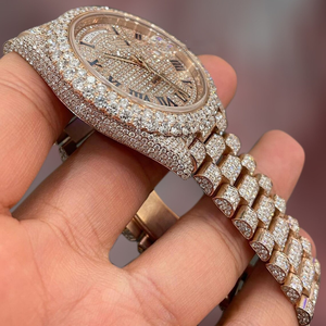 Reloj Unisex de Lujo con Diamantes Brillantes, Diseño Atractivo con VVS, Moissanite Personalizado, Banda de Acero Inoxidable, Directo de India - Product Image 2