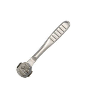 Coupe-callosités professionnel en acier inoxydable de haute qualité, outil de pédicure, grattoir pour peaux dures, soin des talons - Product Image 1