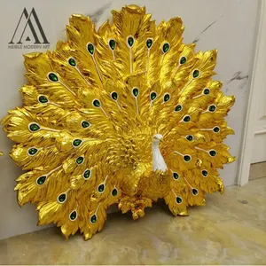 Escultura de arte em resina pavão artificial decoração para casa estátua de casamento decorativa parede de resina de pavão dourado