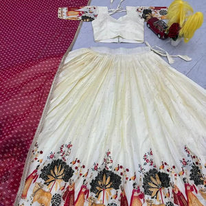 Vêtements ethniques indiens Vêtements de mariage Designer Collection Georgette Heavy Dola Silk Foil Work with Print Lehenga Choli Set - Product Image 4