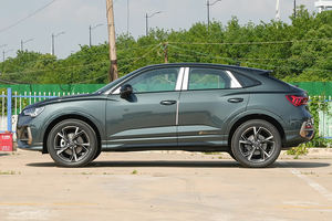 Édition limitée 2025 <span class=keywords><strong>Audi</strong></span> <span class=keywords><strong>Q3</strong></span> Sportback Qua-ttro Edition 2.0L Turbo Coupé SUV Conduite à gauche Nouvelle voiture pour les chercheurs de performance - Product Image 5