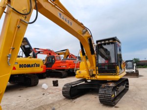 Excavateur d'occasion Komatsu PC130 de 13 tonnes de haute qualité en bon état en stock à vendre à bas prix - Product Image 5