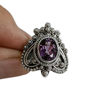 แหวนพลอยทรงรีแบบคาโบชอง อะมีทิสต์ เงินแท้ 925 ทำมือ ฝังแบบหนามเตย ดีไซน์ทันสมัย เหมาะสำหรับงานปาร์ตี้ เครื่องประดับแฟชั่น - Product Image 1