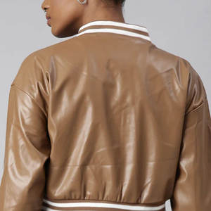 Veste universitaire courte pour femme en tissu chaud d'hiver 2025 Manches longues Faible MOQ Vestes universitaires courtes pour femme - Product Image 4