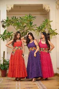 Tenue Bollywood Celebrity Navratri | Robe de broderie Gamathi Flair de 12 mètres | Festival indien et vêtements culturels pour dames - Product Image 5