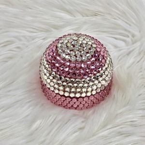 BEBEMEKAN Boîte à Sucettes Portable en Forme de Cœur Dorée de Haute Qualité avec Poignée Design Moderne et Luxueux Personnalisé pour Bébé Nouveau-né 0-12 Mois PET - Product Image 3