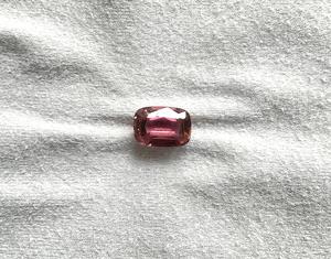Coussin en tourmaline rose pêche 5.36 carats pierre taillée de qualité supérieure pour la fabrication de bijoux fins pierres précieuses naturelles - Product Image 1