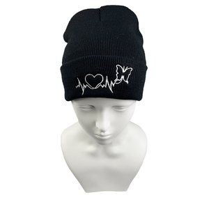 Gorros Unisex con Bordado de Electrocardiograma de Corazón, Gorros de Punto Casuales para Otoño e Invierno, Color Negro y Blanco - Product Image 1