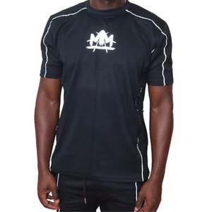 Camiseta Deportiva Tech Performance para Hombre, Corte Atlético, Ligera, Tela Negra, Ropa Deportiva, Estilo Casual Urbano - Product Image 1