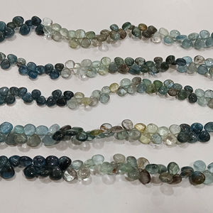 Cuentas lisas con forma de corazón de Aguamarina de musgo natural vendidas por hebra cuentas largas de 9 pulgadas - Product Image 1