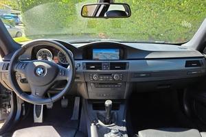 BMW M3 Coupé Turbo R15 2024 Usado, Cuero Oscuro, Estilo Motorsport, Alto Rendimiento, Enfoque en el Conductor, Icono del Rendimiento, en Venta - Product Image 4