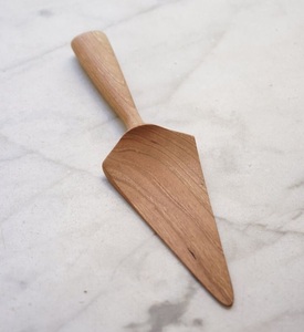 Produit le plus vendu Ensemble de serveurs de gâteaux pour fêtes de mariage Ensemble de serveurs de gâteaux et de couteaux en bois de dernière conception pour la maison et les hôtels - Product Image 1