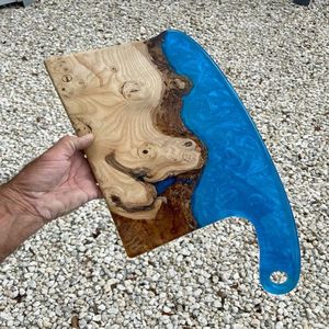 Planche à découper en résine faite main avec motif en résine inspiré de l'océan conçue pour les restaurants, les cafés et les cuisines créatives à domicile - Product Image 1