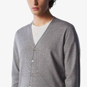 Cardigan en laine/coton tricoté respirant pour homme, décontracté, boutonné, manches longues, taille personnalisée, logo sur le devant - Product Image 4