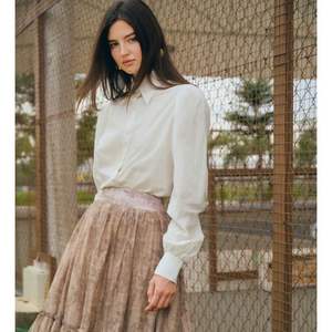 Haute Qualité Charme Automne Collection Flare Blouse Dames Vêtements Pour Femmes Style Élégant Fabriqué au VietNam - Product Image 1