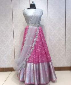 Dernière nouveauté Tendance mariage et mariage porter mariée Lehenga Choli belle couleur rouge lourde broderie travail Alphanumero - Product Image 3