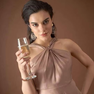 Robe midi décontractée en satin à bretelles et évasées de meilleure qualité pour filles T-shirt parfait à offrir en option - Product Image 2