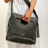 Sac à main vintage bohème pour femme en cuir véritable avec garniture en fourrure de vache, fermeture éclair et fonction antivol