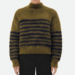 Pull en maille de luxe pour homme, col montant, en laine mohair, fabrication OEM, avec logo frontal, couleur et logo personnalisables - Product Image 1