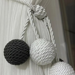 Sujetadores de Cortinas de Cuerda de Lujo con Borlas de Bola, Modernos y Decorativos - Product Image 1