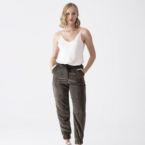 กางเกงวอร์มสำหรับผู้หญิงกางเกงวิ่งออกกำลังกายขาแบนระบายอากาศได้ดีพิมพ์โลโก้แบบกำหนดเองสำหรับกางเกงออกกำลังกายผลิตในปากีสถาน - Product Image 2