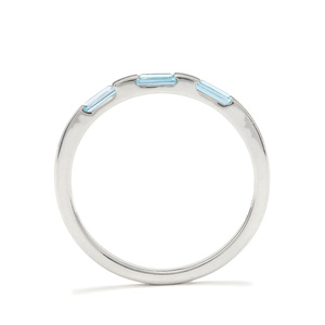Anillo Apilable de Topacio Azul Suizo, Gema Azul, Tres Piedras de 0.51 Quilates, 2x18mm, Plata de Ley 925, Piedra de Nacimiento de Diciembre, Apilable - Product Image 3