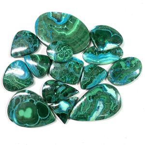 Vente en gros de pierres précieuses naturelles de qualité supérieure, chrysocolle et malachite, cabochons verts de toutes formes et tailles, colliers IGI - Product Image 5