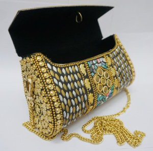 2025 nouveauté à la main élégant indien artisanat métal pochette mosaïque sac à main sac de fête multicolore pochettes pour les femmes - Product Image 3