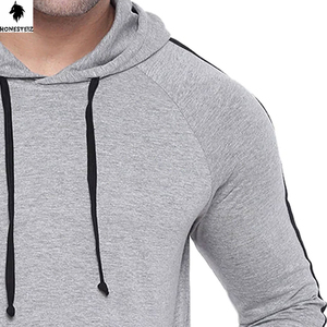 เสื้อฮู้ดแบบสวมหัวของผู้ชายผ้าเทอร์รี่ผ้าฝ้าย100% น้ำหนักเบาลายนูนแบบลำลองสีทึบออกแบบได้ตามต้องการ - Product Image 5