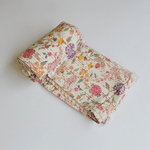 Manta de algodón suave para cama, sofá o sofá, edredón Kantha Floral hecho a mano con estampado de algodón bohemio de tamaño King y Queen - Product Image 1