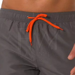 Nuevos y elegantes pantalones cortos deportivos impermeables para hombre High Street Solid con logotipo personalizado hasta la rodilla hechos en Pakistán - Product Image 3