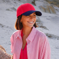 Gorra de Béisbol de Cinco Paneles con Visera Curva, Estilo Deportivo, en Tela Oxford, Color Personalizado por el Fabricante, con Logotipo Bordado en 3D, Dos Tonos