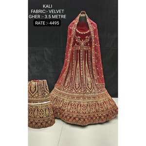 Lehenga Choli de terciopelo de alta calidad para mujeres para bodas y ocasiones especiales directamente desde la India - Product Image 4