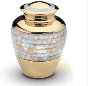 Urna de madera para mascotas con suministros funerarios de latón a la venta Ceremonia ANA Estilo americano OEM y ODM disponibles - Product Image 4