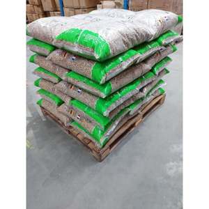 Granulés de bois de pin EN-plus A1 A2 6mm - 0,5% de cendres 4600J Calorie 600-800kg/m Densité 8% Humidité - Sacs de 15KG en vrac Vente en gros - Product Image 2