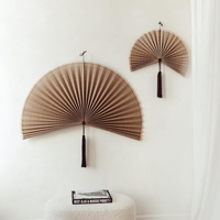 Décoration murale d'art d'éventail en bambou suspendu, décoration murale d'éventail en bambou grand au Vietnam vente en gros de décor d'éventail pliant de mur maison Kingcraftviet
