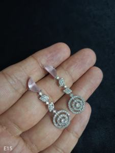 INDIEN DERNIER STYLE À LA MODE AMERICAN AD CLASSIC DESIGNER AD BOUCLES D'OREILLES ENSEMBLE DE BOUCLES D'OREILLES POUR FEMMES ET FILLE ET AMÉRICAIN AD ENSEMBLE DE BOUCLES D'OREILLES - Product Image 6