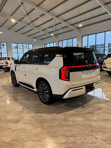 Nissan Patrol Platinum Diesel Automatique SUV Modèle 2024 Intérieur Sombre Sièges en Cuir Toit Ouvrant Gauche Prix ABORDABLE Livraison Gratuite Offerte - Product Image 5