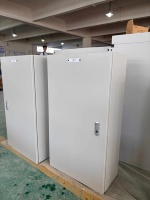 Boîtier de distribution électrique mural en acier OEM ODM pour disjoncteurs