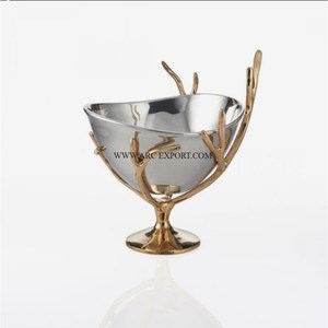 Bol en métal élégant et attrayant de qualité supérieure Design de feuille fait à la main Bol à chocolat de forme ronde Finition couleur argent - Product Image 1