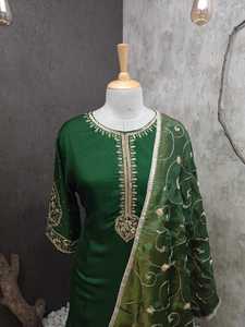 Vestido de novia tradicional de seda india de Bollywood étnico Salwar Kameez para mujer para festivales Pooja trabajo hecho a mano espejo trabajo - Product Image 3