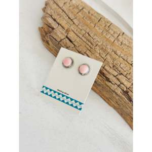 Boucles d'oreilles Navajo en or 18 carats avec conque rose et argent sterling, clous sertis de diamants avec motif étoile, bijoux plaqués or - Product Image 4