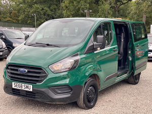 Transit Custom 2.0 300 ECOBLOUE Crew Van L1 H1 Euro 6 Automatique (3 places) 87 000 Miles Volant à Droite, Vert, Occasion, Année 2019 - Product Image 4