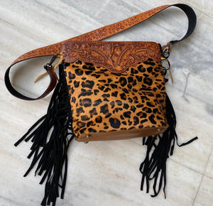 Sac à main élégant en cuir de fourrure léopard pour femmes Sac à bandoulière élégant à la main Fringe Gypsy Boho Sac à bandoulière en cuir Nouvelle collection - Product Image 4