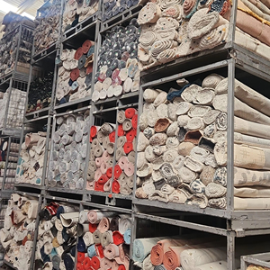 Alfombra de Polipropileno Tejida Jacquard Oriental, Hecha a Máquina, para Uso Doméstico - Product Image 1