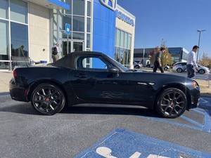 Voitures d'occasion de qualité, prix de gros, FIAT 124 Spider Abarth Turbo 2 portes cabriolet, cuir, propulsion, ACC, extérieur foncé - Product Image 5