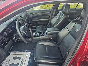 2023 Chrysler 300 S V6 perfectamente usado - Product Image 2