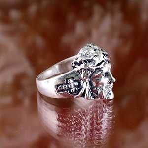 Anillo de latón con rostro de Jesús, chapado en plata, de moda, cristiano, religioso, sagrado, para hombre, joyería llamativa, espiritual, al por mayor - Product Image 2