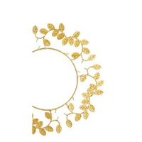 Assiette de charge ronde élégante à fleurs, vaisselle décorative pour hôtel, vaisselle sous assiette pour prix de gros
